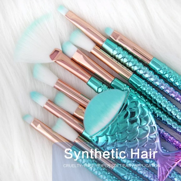 FREE MERMAID MAKEUP BRUSH - Picture 4 of 4